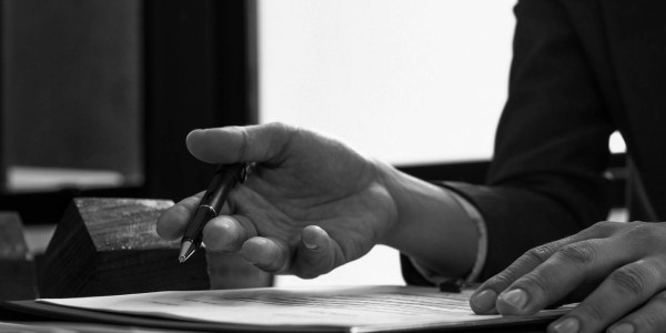 Derecho Mercantil / Abogados Mercantilistas en Terres de l'Ebre · Redacción y Revisión de Contratos de Construcción y Proyectos Obra Pública
